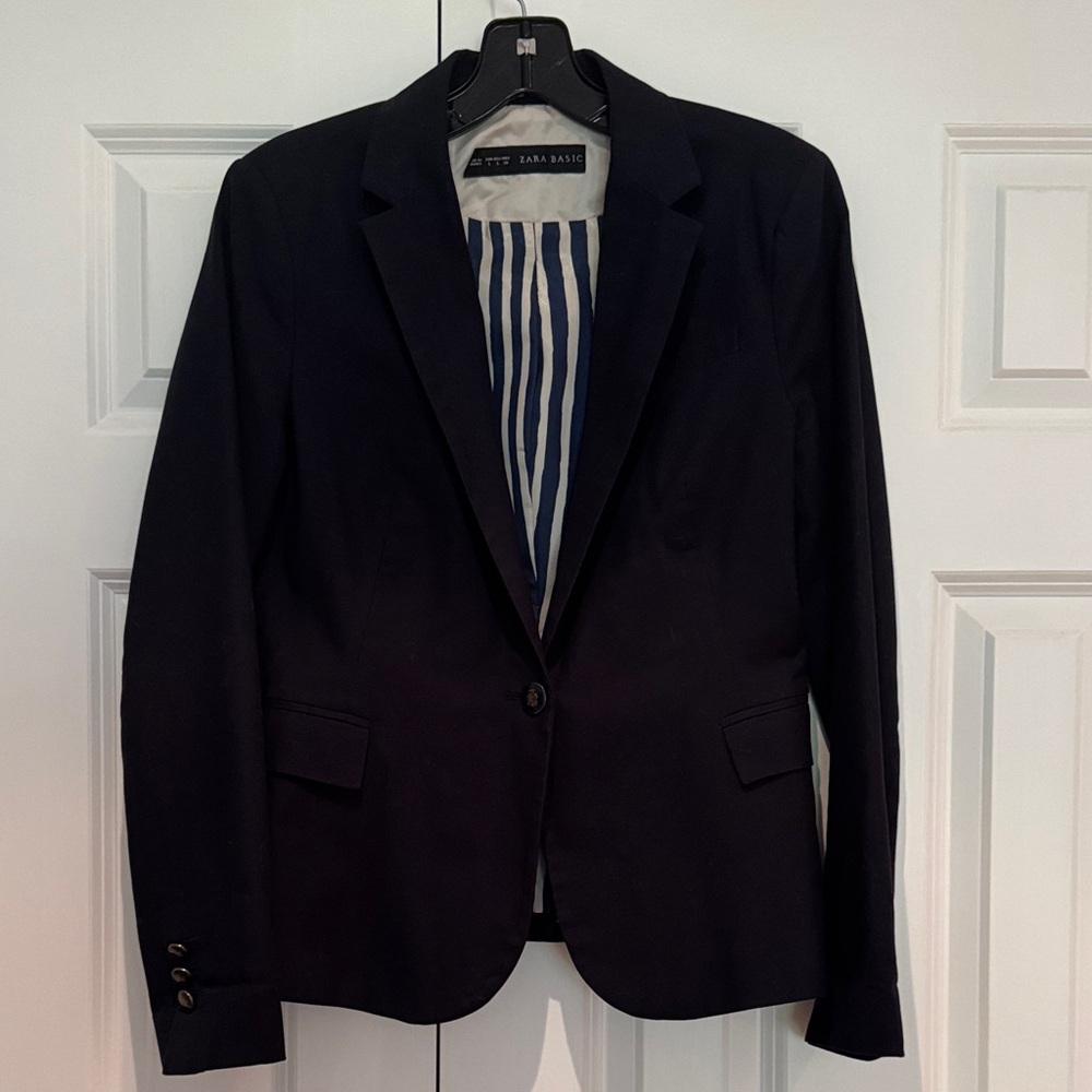 Zara Women’s Navy Blazer